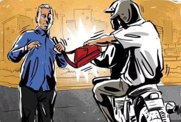রাস্তায় বাড়ছে ছিনতাই, চাকু-ব্লেডে জিম্মি জনজীবন