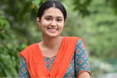 অভিনেত্রী নয়, এবার যে পরিচয়ে আসছেন ফারিণ