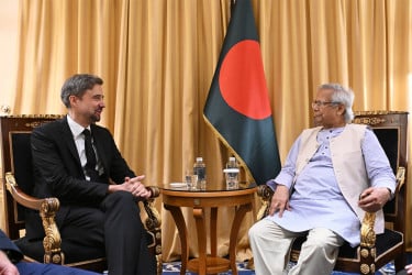 রোমে প্রধান উপদেষ্টার সঙ্গে আইএফএডি প্রেসিডেন্টের সাক্ষাৎ