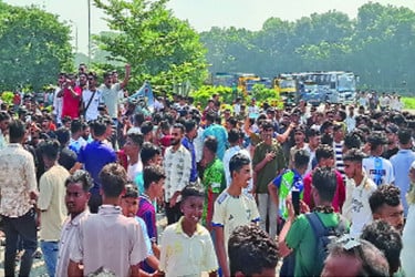 মহাসড়কে ভোগান্তি নিরসনে সিলেটে গণ অবস্থান