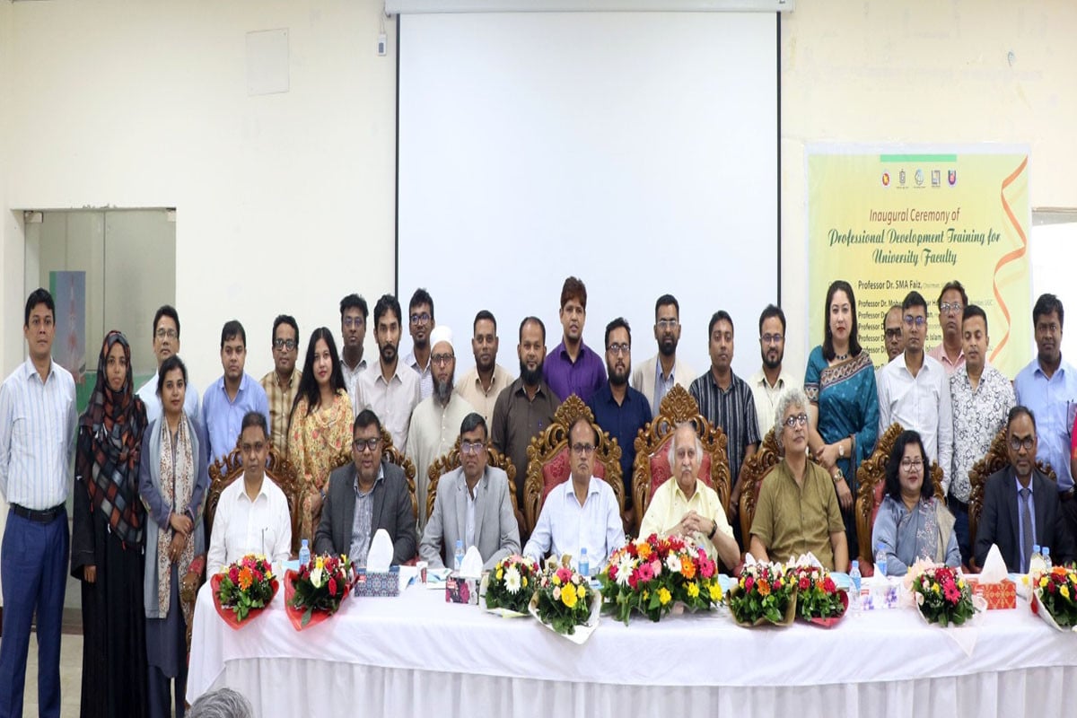 শিক্ষকতার আসল সার্থকতা শিক্ষার্থীর মনে জায়গা করে নেওয়া: ইউজিসি চেয়ারম্যান