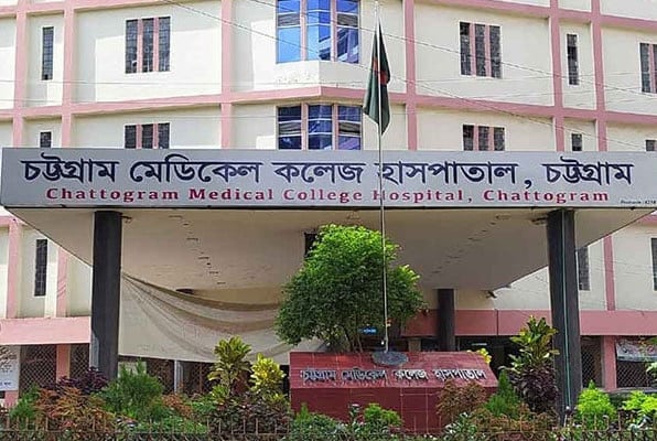 ঘরের বাঁশের বেড়ায় হাত দিতেই ছোবল, প্রাণ হারালেন যুবক