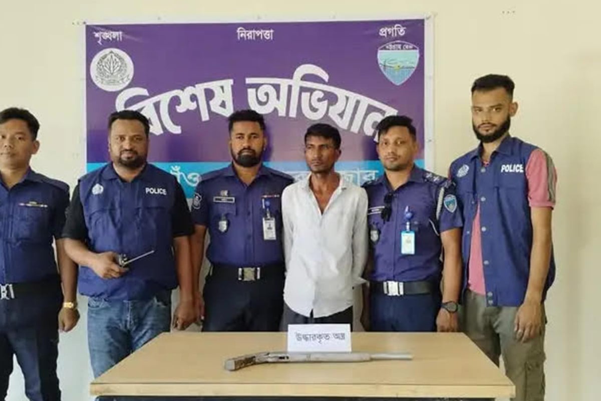 কক্সবাজারে দেশীয় অস্ত্রসহ সিএনজি চালক গ্রেফতার