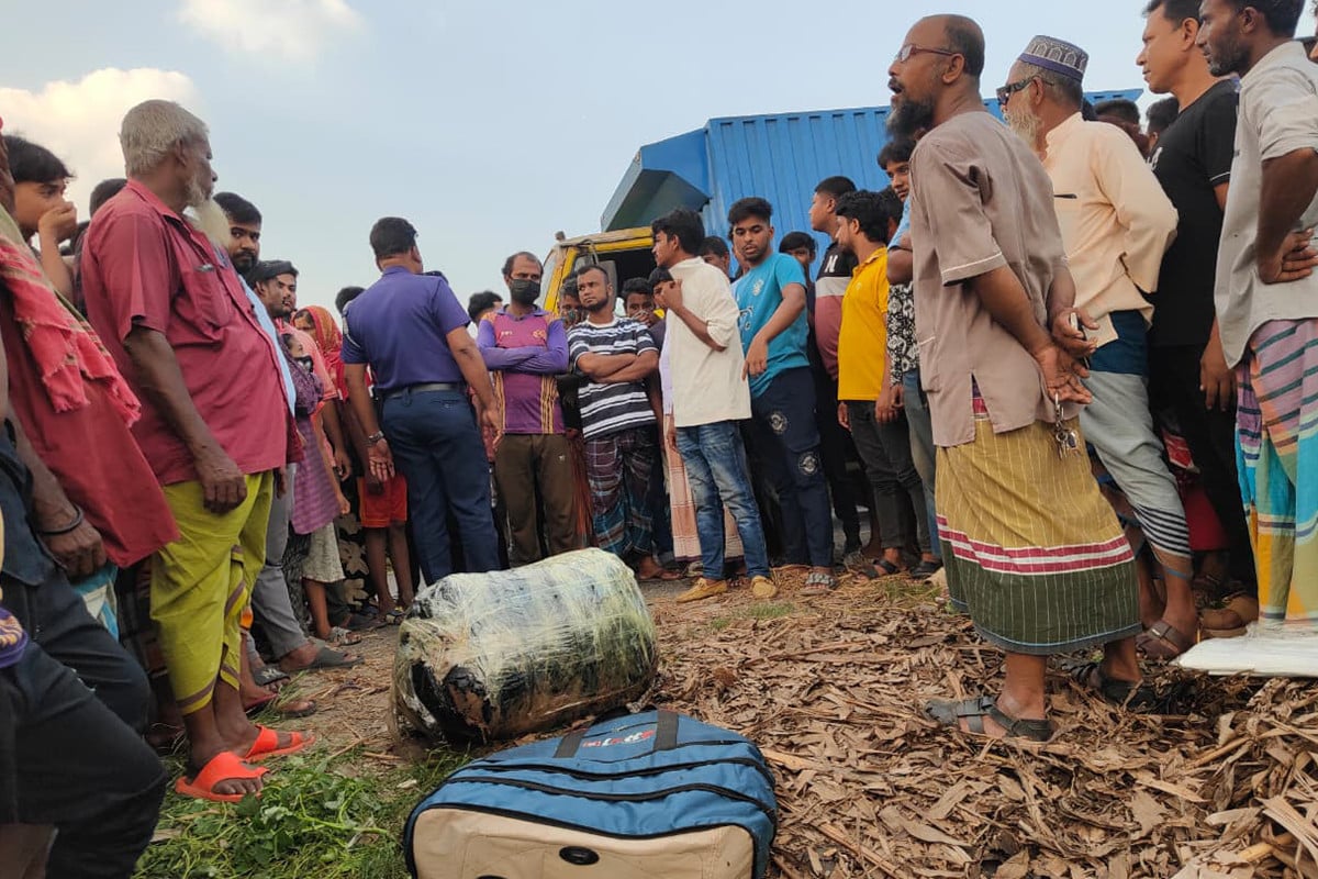 সোনারগাঁয়ে ডোবা থেকে বস্তাবন্দি নারীর মরদেহ উদ্ধার