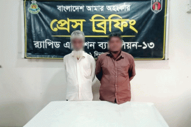 রংপুরে কষ্টিপাথরের মূর্তিসহ গ্রেফতার ২