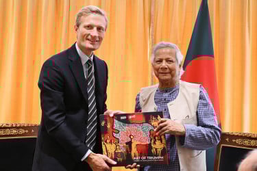রোহিঙ্গা সংকট ও স্কুল ফিডিং কর্মসূচি নিয়ে প্রধান উপদেষ্টার সঙ্গে ডব্লিউএফপি প্রধানের বৈঠক