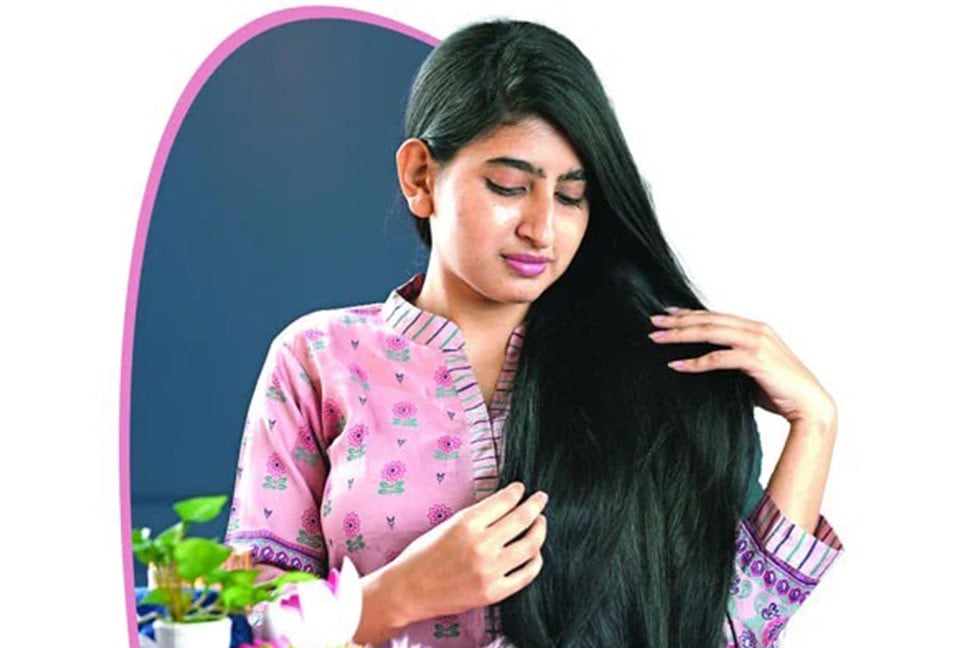 ঝলমলে চুলের পানীয়