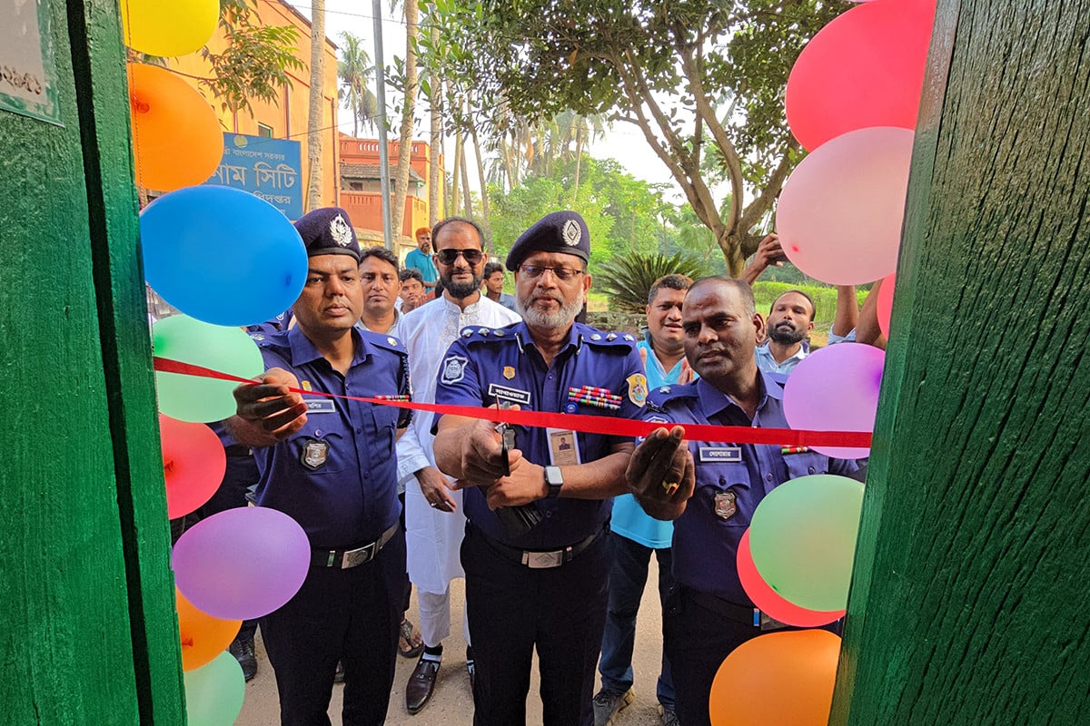 সোনারগাঁয় ট্যুরিস্ট পুলিশ হেল্প ডেস্ক ও সার্ভিস সেন্টার উদ্বোধন