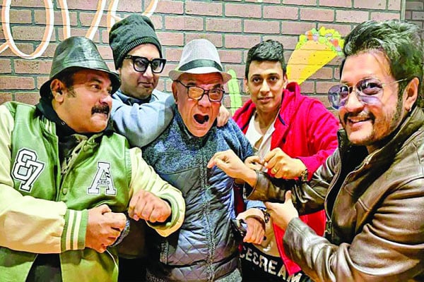 চার নায়ক এক ভিলেন