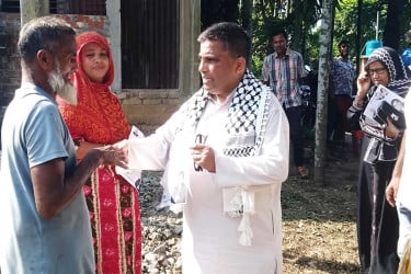 পঞ্চগড়ে ‘ঘরে ঘরে জনে জনে’ কর্মসূচিতে মিলছে সাড়া