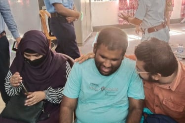 নেই ব্রেইল পদ্ধতি, ভোটে দিতে এসে চ্যালেঞ্জের মুখে দৃষ্টি প্রতিবন্ধীরা