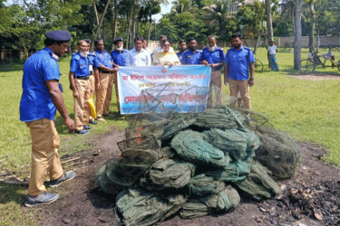 গোপালগঞ্জে পোড়ানো হলো সাড়ে তিন হাজার মিটার চায়না দুয়ারী জাল
