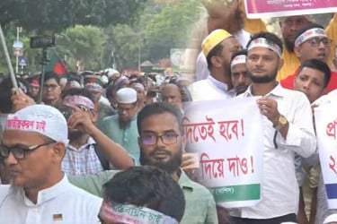 যমুনা ঘেরাওয়ের হুঁশিয়ারি দিয়ে শাহবাগ ছাড়লেন শিক্ষকরা