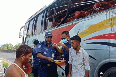 টাঙ্গাইলে সড়ক দুর্ঘটনায় নারীসহ নিহত ৩