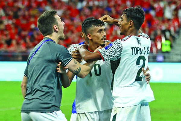 প্রবাসীদের ছোঁয়ায় বদলে যাচ্ছে ফুটবল