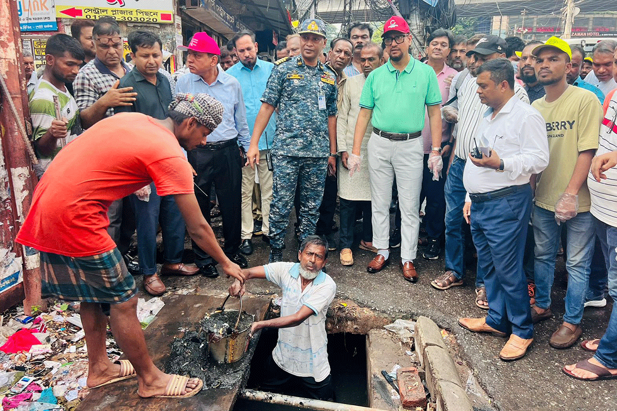 ড্রেনেজ সংস্কার কাজের উদ্বোধন করলেন চসিক মেয়র