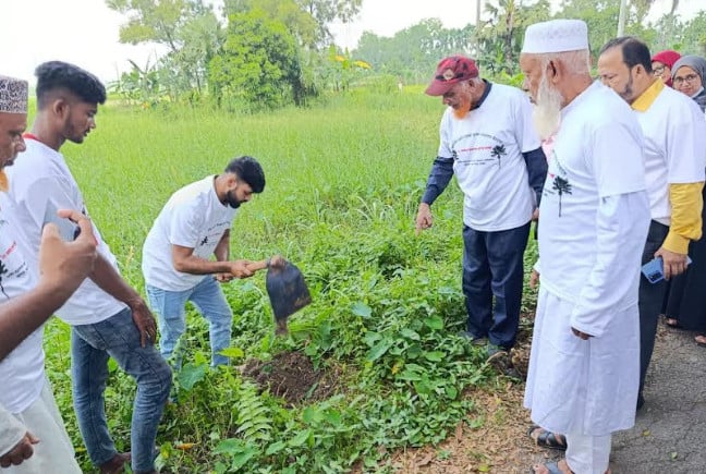 একদিনে শিক্ষার্থীরা লাগিয়েছেন ২০ হাজার তালের বীজ