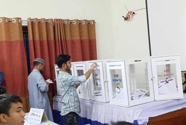অমোচনীয় কালি মুছে যাচ্ছে, স্বচ্ছতা নিয়ে প্রার্থীদের শঙ্কা