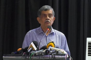 শিক্ষকদের দাবি দাওয়া নিয়ে কাজ করছে সরকার : শিক্ষা উপদেষ্টা