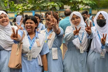 এইচএসসি পরীক্ষার ফল প্রকাশ, পাসের হার ৫৮.৮৩