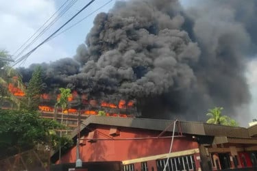চট্টগ্রাম ইপিজেডে ভয়াবহ আগুন, নিয়ন্ত্রণে ১৪ ইউনিট