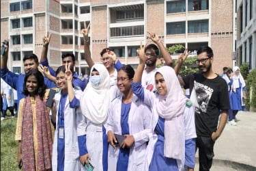 ৭ বছরের মধ্যে সবচেয়ে খারাপ ফল দেখল দিনাজপুর বোর্ড