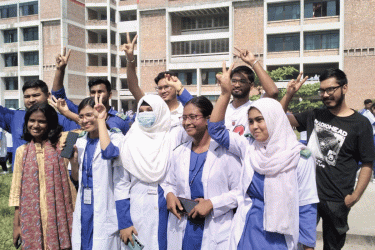 দিনাজপুর বোর্ডের ৪৩টি কলেজের কেউ পাশ করেনি