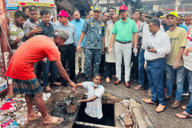 ড্রেনেজ সংস্কার কাজের উদ্বোধন করলেন চসিক মেয়র