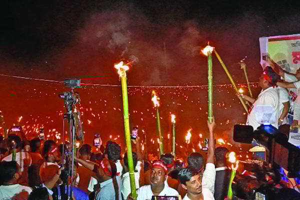 তিস্তা বাঁচানোর দাবিতে উত্তাল উত্তরাঞ্চল