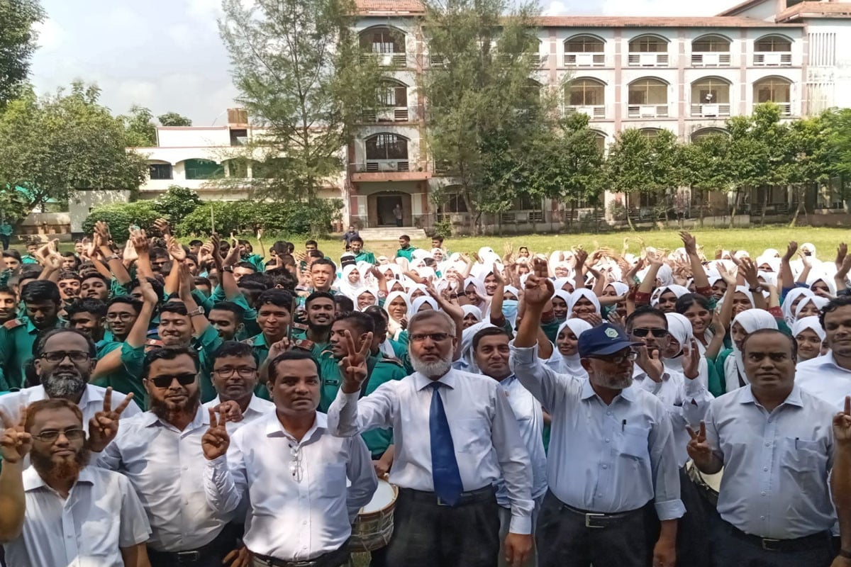 টানা ১৪ বার সোনার বাংলা কলেজ কুমিল্লা বোর্ডে সেরা