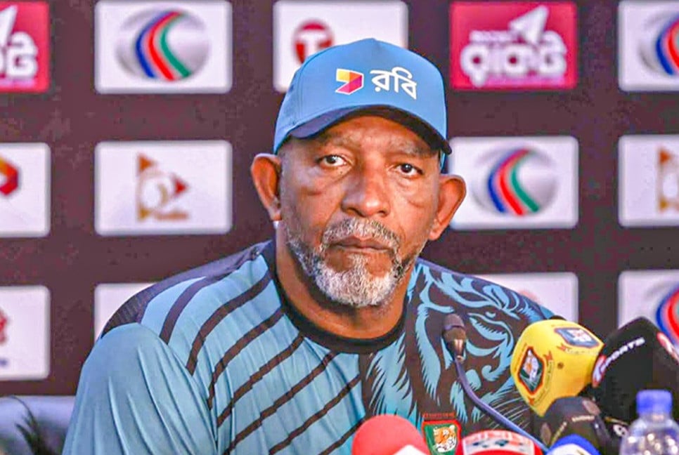 ক্রিকেটারদের সোশ্যাল মিডিয়া থেকে দূরে থাকার পরামর্শ কোচের