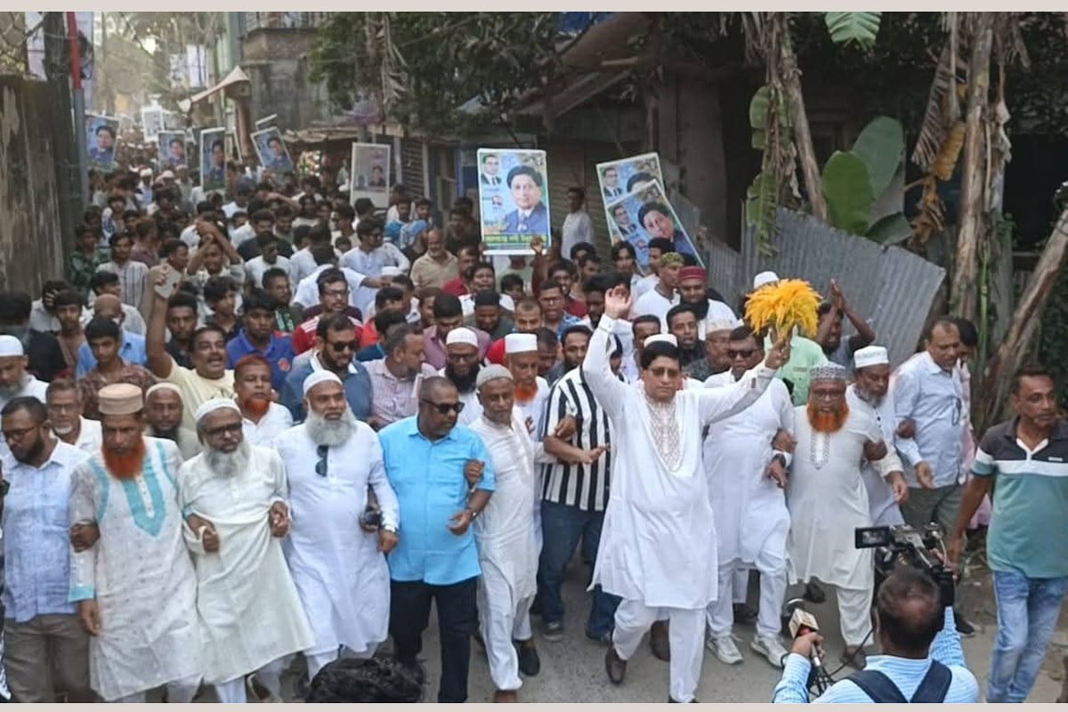ডেমরায় ৩১ দফার লিফলেট বিতরণ ও গণসংযোগ নবীউল্লাহ নবীর