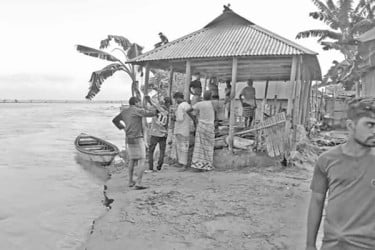 তিস্তায় দুর্ভোগ পাঁচ জেলার মানুষের