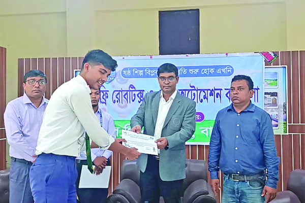 রোবট জানাবে চা-বাগানে পানির প্রয়োজন