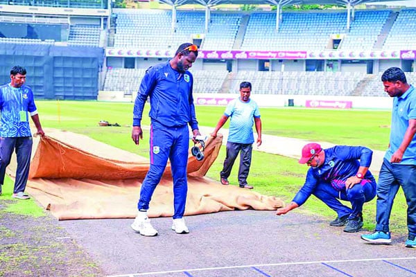 কালো মাটির উইকেট দেখে বিস্মিত স্যামি