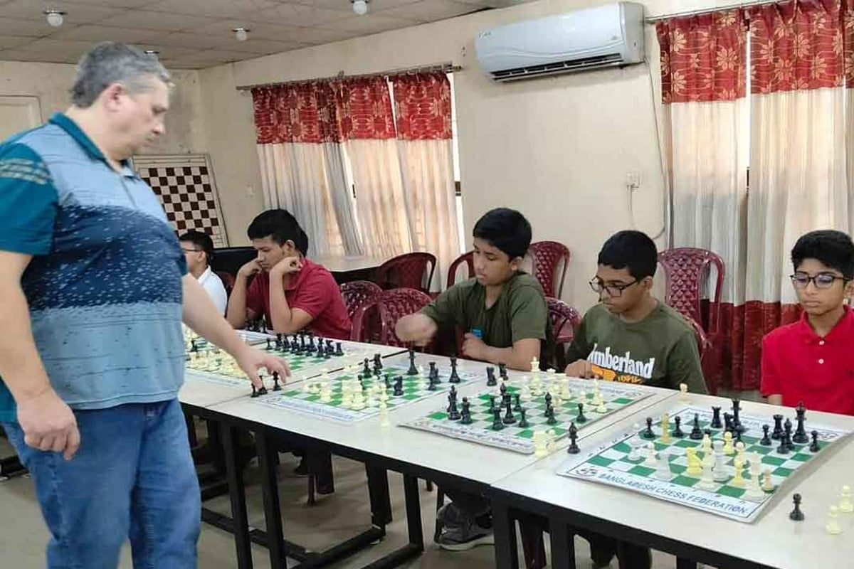 রুশ গ্র্যান্ডমাস্টারকে হারাল ১৪ বছর বয়সী সায়ান
