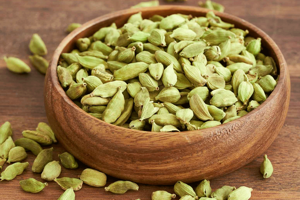 রক্তচাপসহ পাঁচটি রোগ নিয়ন্ত্রণ করবে এলাচ