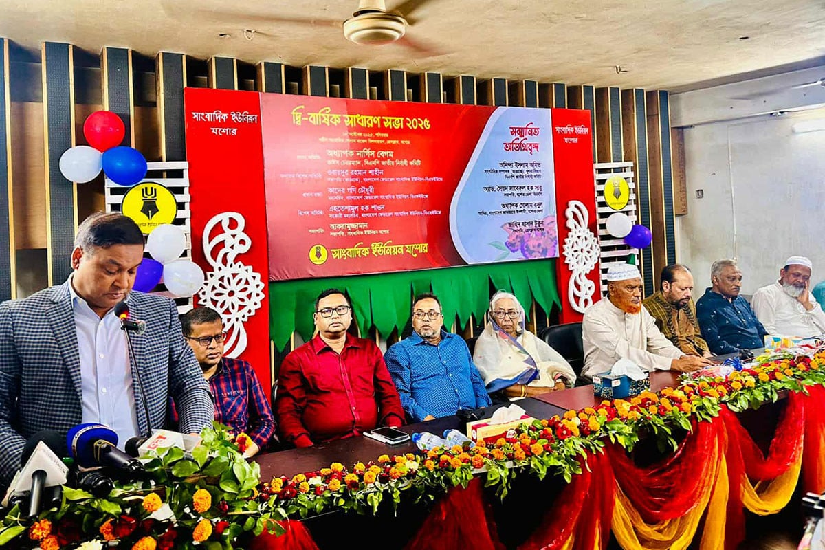 শৃঙ্খলিত সংবাদপত্র মানে শৃঙ্খলিত সমাজ: কাদের গনি চৌধুরী
