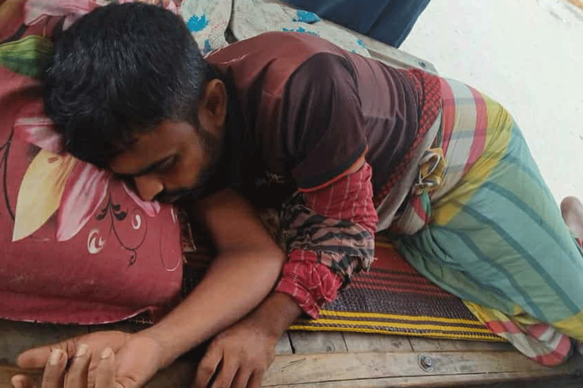 কুষ্টিয়ায় বালুর ঘাটে দুর্বৃত্তের হামলায় গুলিবিদ্ধসহ আহত ৩
