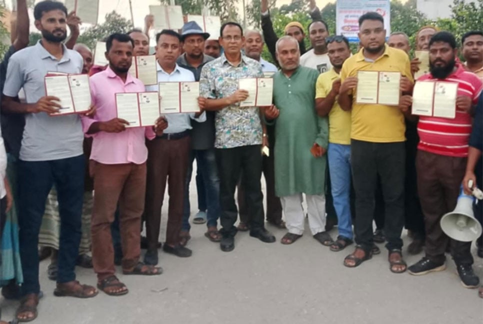 গোবিন্দগঞ্জে বিএনপির লিফলেট বিতরণ
