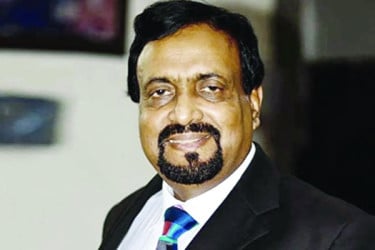 দলগুলোর অনৈক্যকেও ছোট করে দেখা যায় না