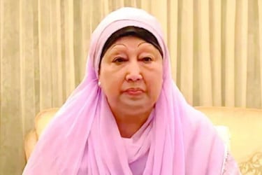 হাসপাতাল থেকে বাসায় ফিরলেন খালেদা জিয়া