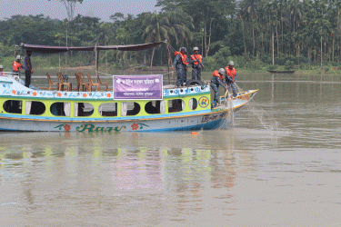 পিরোজপুরে পোড়ানো হলো ৩০ হাজার মিটার অবৈধ জাল