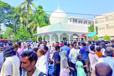 ভক্তের পদচারণে মুখর সাঁইজির আখড়া