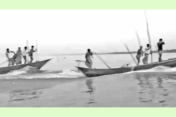 মা ইলিশ রক্ষা অভিযানে জেলেদের হামলা