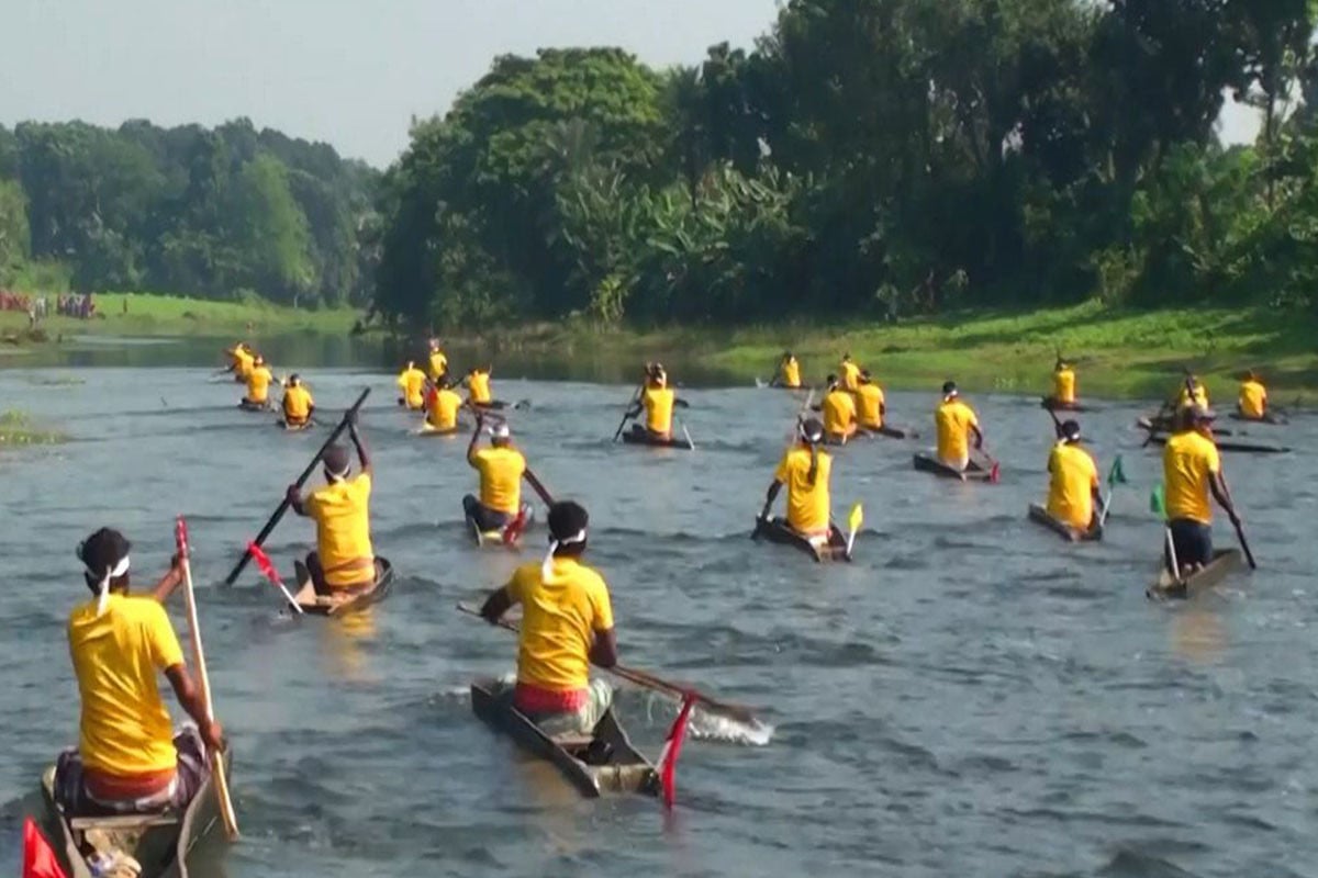ঝিনাইদহে অনুষ্ঠিত হলো ডোঙ্গা বাইচ