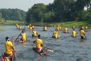 ঝিনাইদহে অনুষ্ঠিত হলো ডোঙ্গা বাইচ