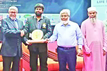 সাস্টের আন্তর্জাতিক সম্মেলনে গেস্ট অব অনার প্রফেসর ড. মোহাম্মদ আবদুর রব