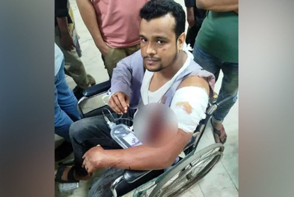 যাত্রাবাড়ীতে পুলিশ সদস্যকে ছুরিকাঘাত করে ছিনতাই