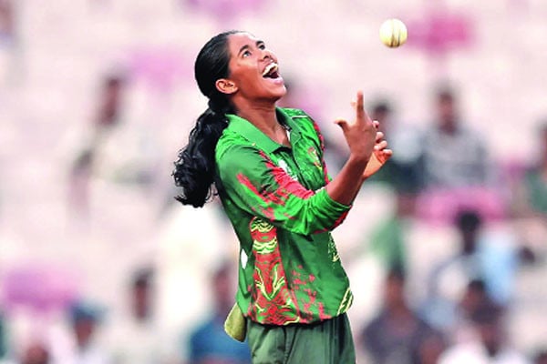 স্বর্ণারাই বেঁধে ফেলেন শ্রীলঙ্কাকে